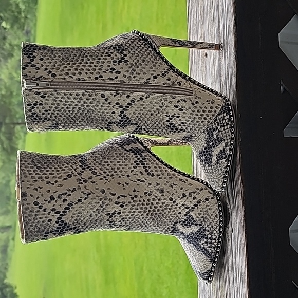 Steve Madden - Picture 6 of 8